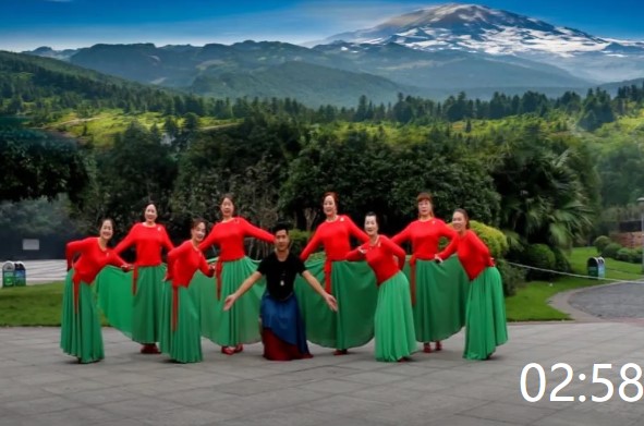 凤凰六哥广场舞《爱在天地间》藏族舞蹈团队版！
