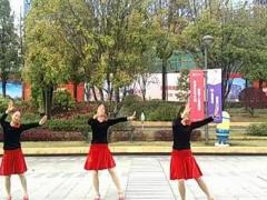 漓江飞舞广场舞《致亲爱的自己》演示和分解动作教学 编舞青春飞舞